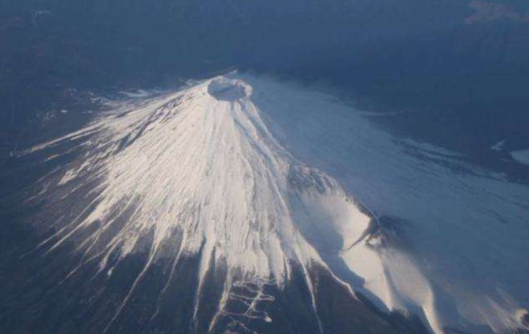 日本突降天灾富士山喷发震动北半球中国这次也要注意