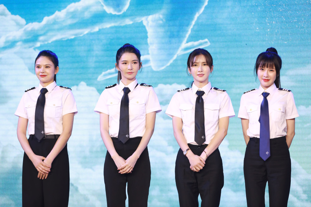 主演彭楚粤,赵楚纶,温果希,文生,潘紫妍,戴丽哈,叶开,李珞祺等人现场