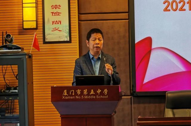 副校长 李鸿荣活动的最后,李鸿荣副校长做了重要的讲话,他指出在