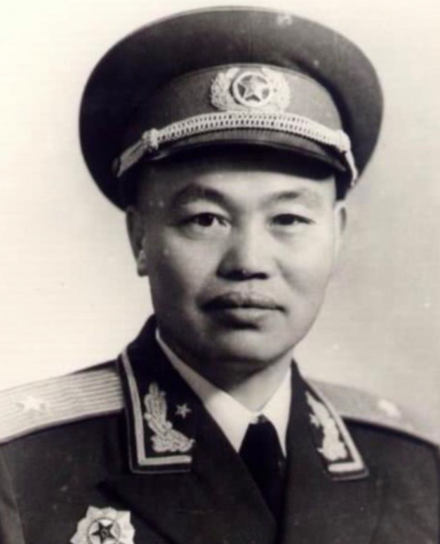 谢明(1915年—1985年,江西于都人,1955年被授予少将军衔.