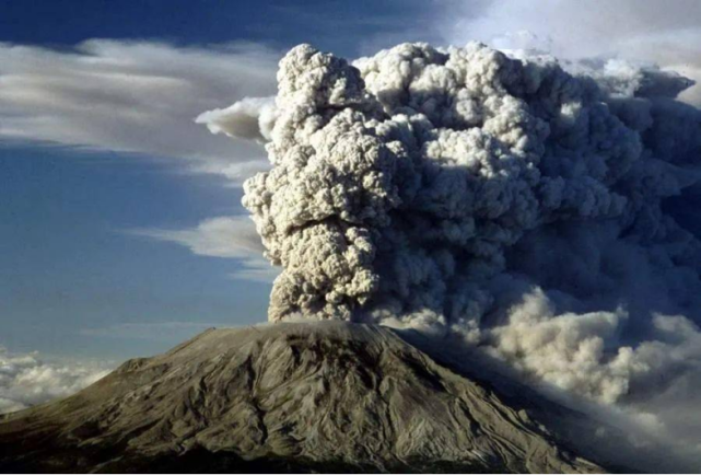 同时,贸然使用"人造火山喷发"还可能导致新的气候变化和降雨变化,给