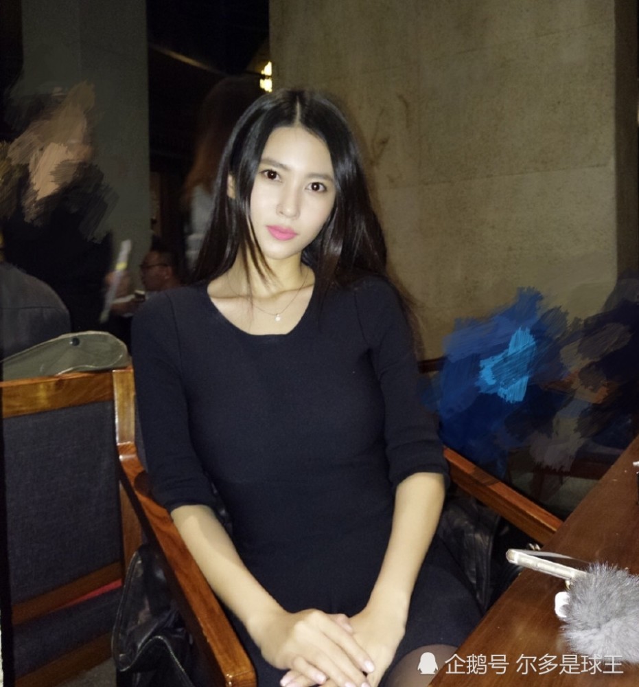 刘晓宇前女友钟鹿纯图集