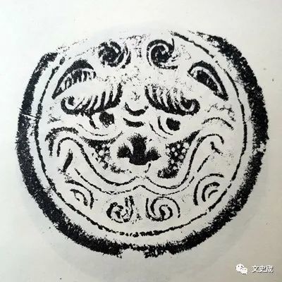 北朝虎纹瓦当(中国古代瓦当图典)西夏虎纹瓦当(宁夏博物馆)西夏