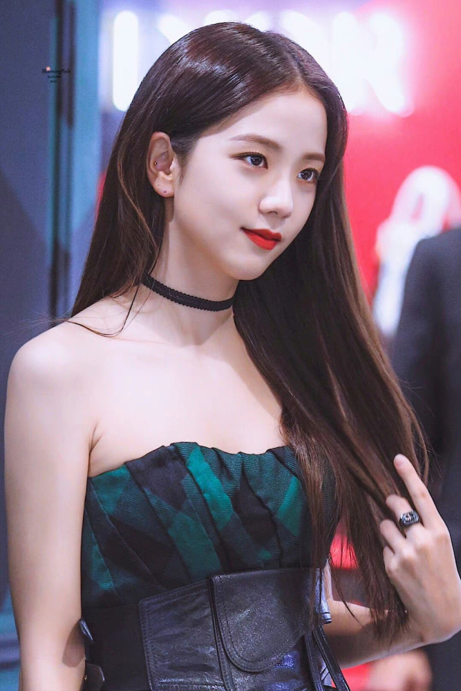 blackpink金智秀即将solo出道还是雪滴花的女主网友南韩小汤唯