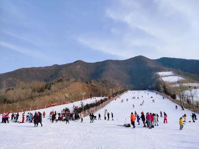 小镇,无极山滑雪场,西柏坡滑雪场,秦皇古道滑雪场,抱犊寨冰雪嘉年华