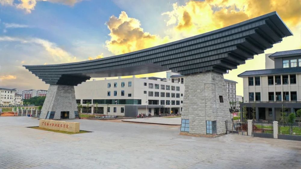 公办广东梅州职业技术学院2022年3证书招生计划