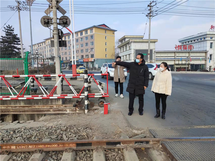 将全市辖区内和龙线,和坪线,白和线铁路运行路段纳入市统一划分的131