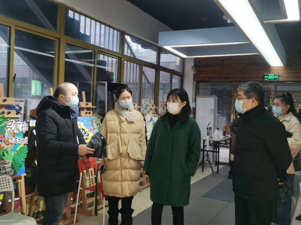 1月25日下午,东西湖区副区长冷莹带队督查春节前教育系统校园安全暨