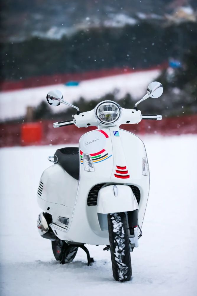 冬日进行时vespagts300supersport特别版车型伴你收获冰雪骑缘