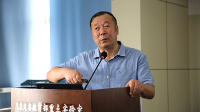 公开资料显示,张廷军教授,男,曾获阿拉斯加大学地球物理学硕士(1987