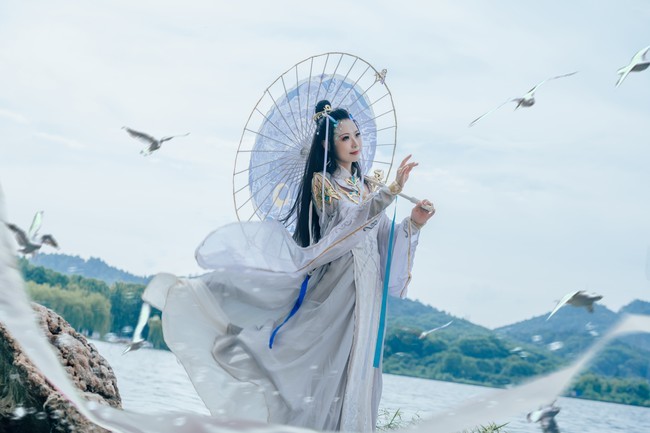 剑侠情缘鹤梦伞娘cosplay