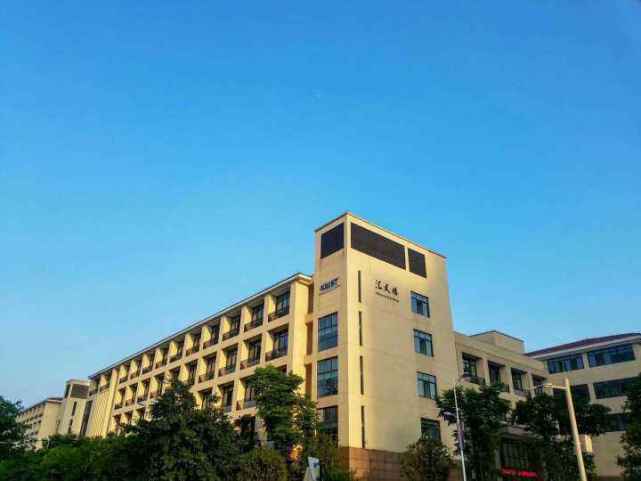 重庆理工大学:重庆本地理科考生保底高校,工科管理专业值得选报