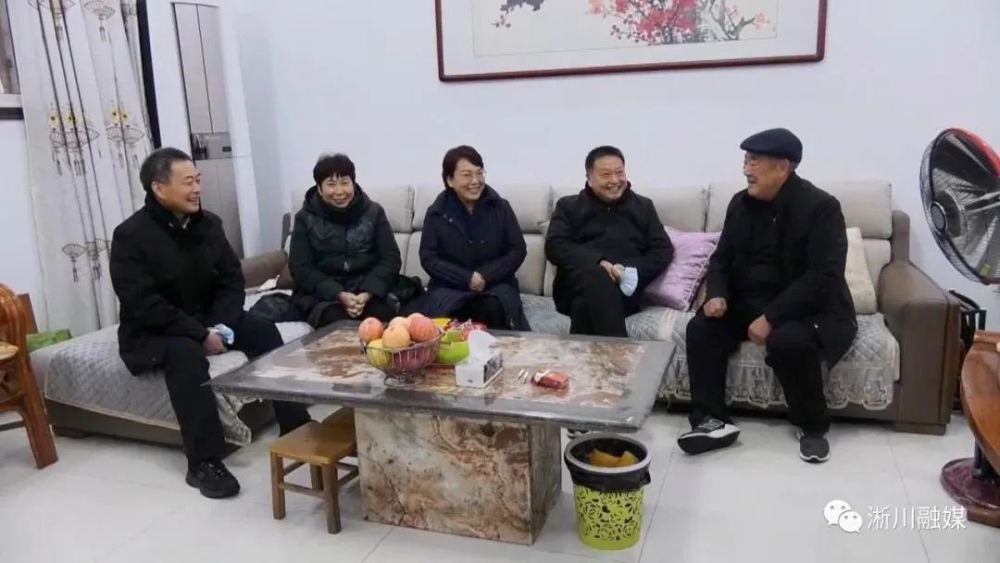 淅川情系老干部慰问暧人心