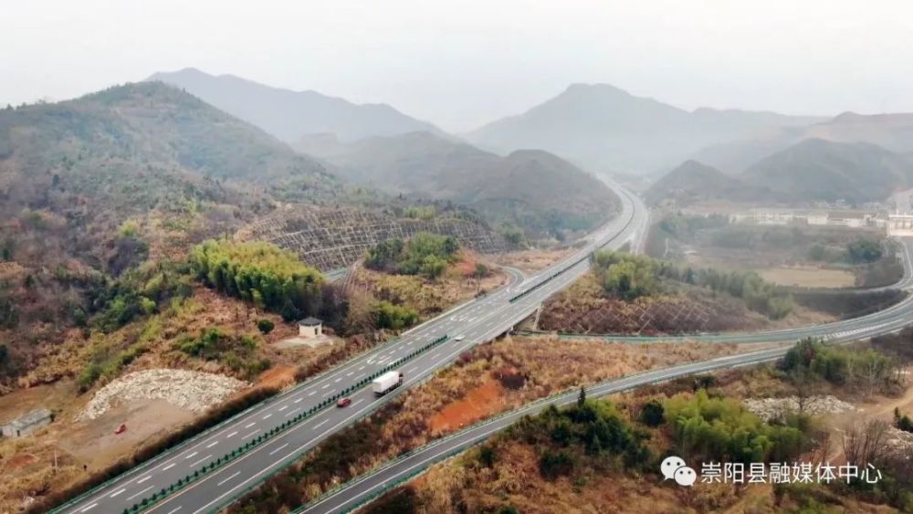 聚焦重点项目建设武深高速公路崇阳连接线建成通车