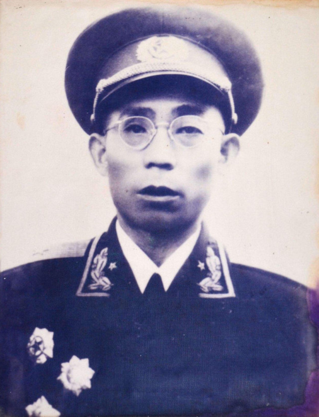 李文清(1910年—1999年),湖北松滋人.