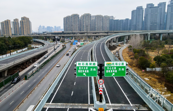 杭州风情大道高架明天10点开通萧山来的车辆可直通机场公路