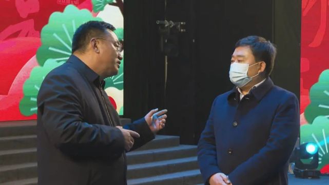 高尚柱现场调度2022年成武春晚工作