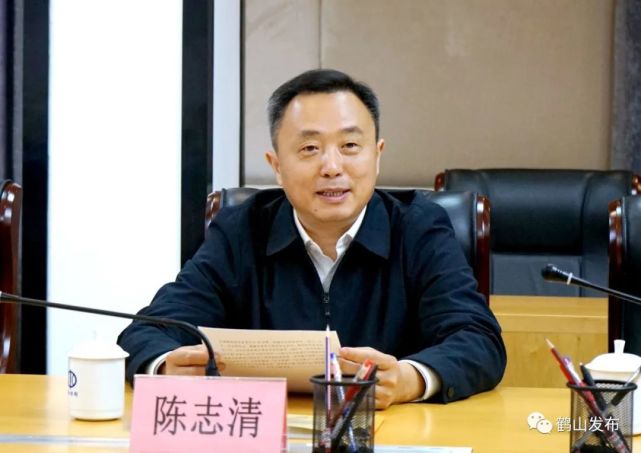 在鹤山市应急管理局指挥中心,江门市委副书记陈志清详细了解我市节前