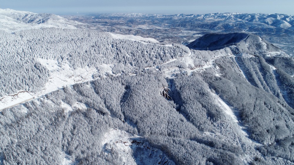 环境雪后六盘山