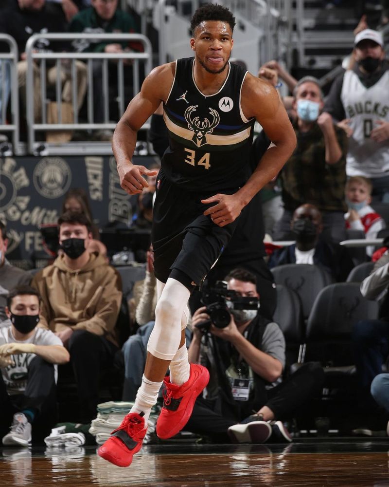 雄鹿长臂天赋怪字母哥高清图集