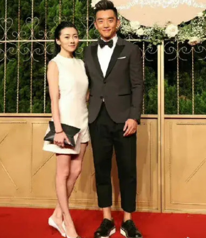 艺人郑恺当年携手见过父母的女友出席,二人还参加过恋爱真人秀,已经到