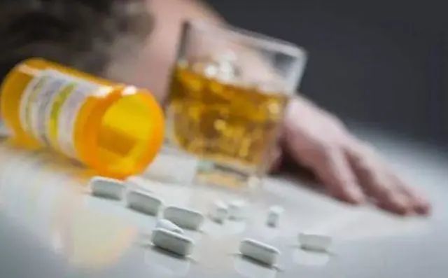 奥硝唑磺胺类:磺胺甲恶唑真菌感染:酮康唑,灰黄霉素腹泻:呋喃唑酮哪些
