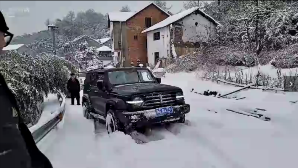 户外坦克300雪天登山越野!_腾讯新闻