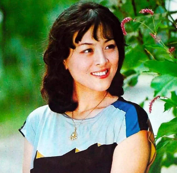80年代当红女星陈肖依:与演员卢君离婚后,现在人生