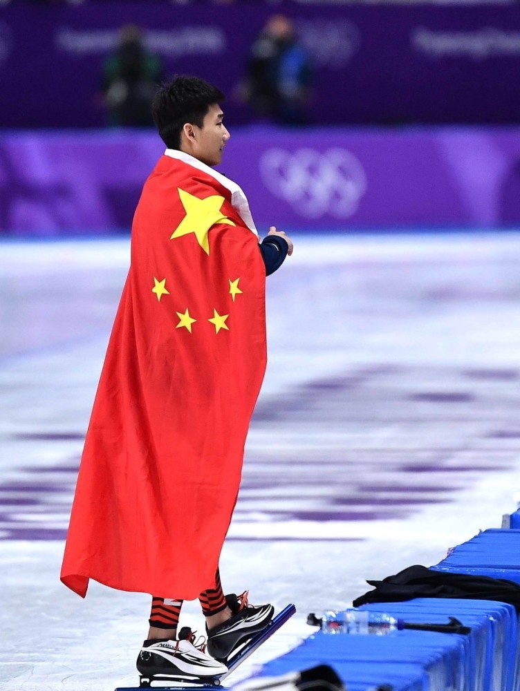 北京冬奥中国代表团旗手高亭宇
