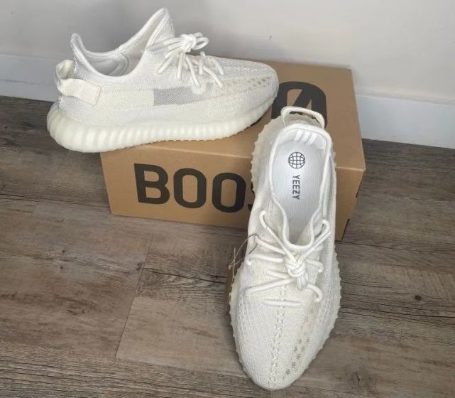 yeezy 350"骨白"配色实物更新!static设计上脚比白冰淇淋更好看?