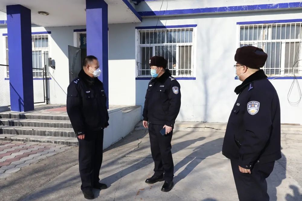 走访慰问肇东市公安局领导看望慰问春节期间值班备勤民警辅警