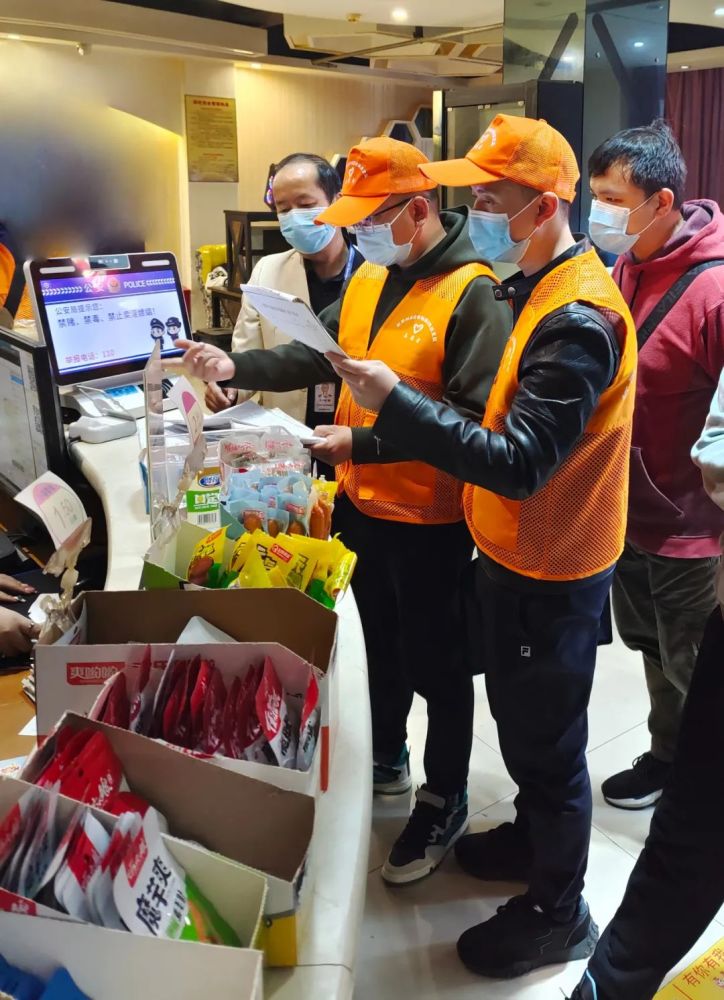 潘金军带队检查蒙自市文化市场