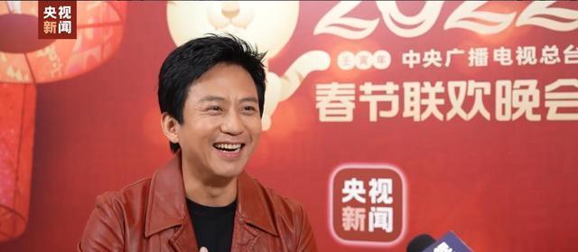 出道22年邓超首次登上春晚舞台他发出感慨终于到我了