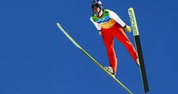 冬奥来了|跳台滑雪为何是"勇敢者的游戏"?