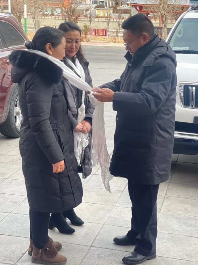 索朗曲珍对县委,县政府对基层干部的关心关怀表示衷心感谢,并表态,将