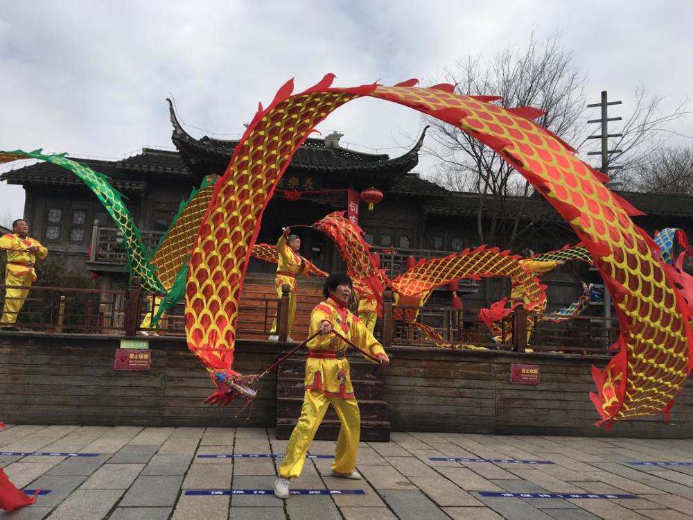 热闹宝华山千华古村庙会大集年味浓