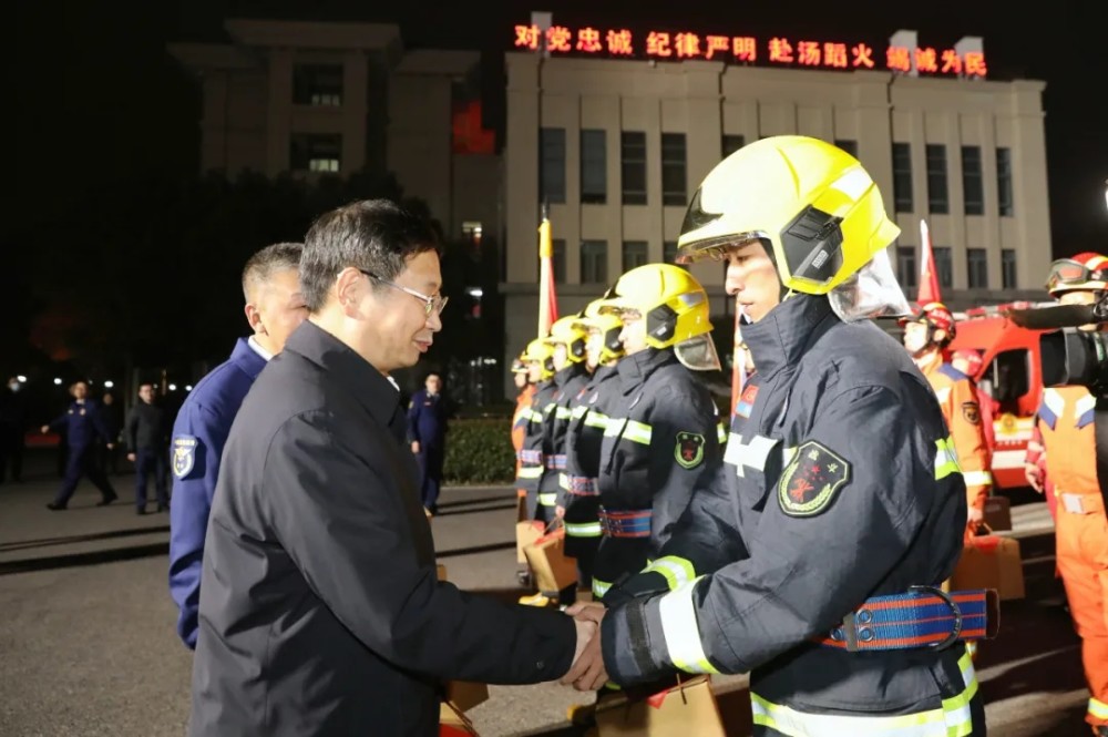 加入消防救援队伍20年,章文锋先后荣立个人二等功2次,个人三等功4次