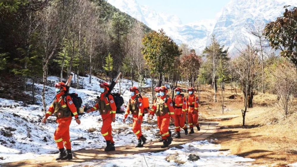 守护万千灯火春节期间丽江市森林消防支队180余人坚守防火执勤一线