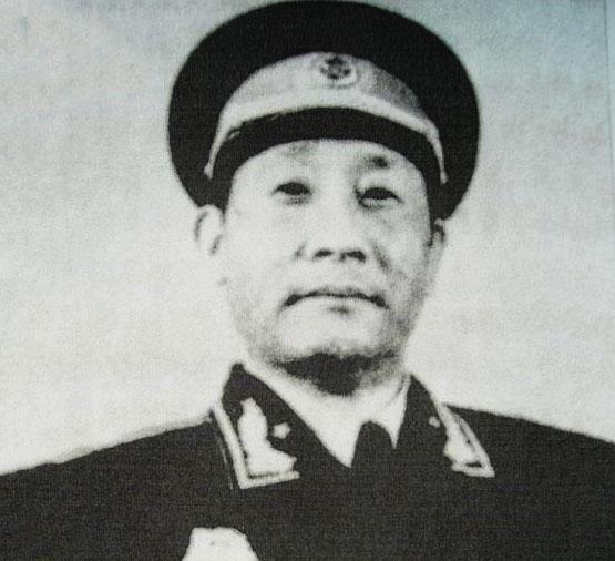 曾震五是湖南涟源人,1896年生,日本早稻田大学,陆军大学毕业,曾在粤军