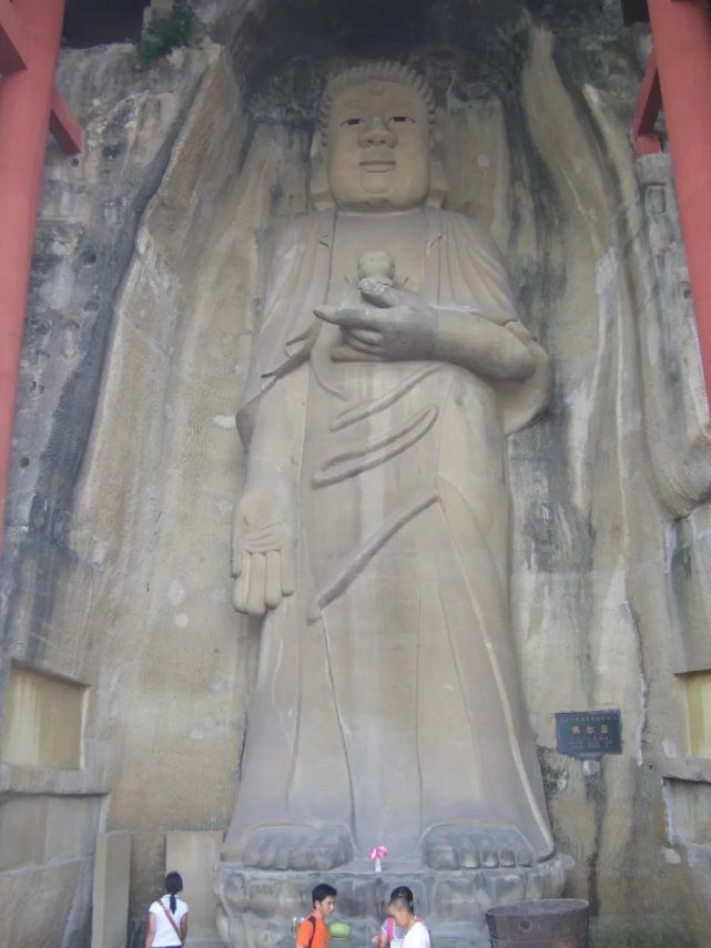 一座中国西部第一大立佛佛尔岩大佛佛尔岩4新年伊始,就让我们一起