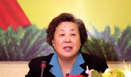 她49岁任辽宁省副省长巾帼不让须眉60岁官至副国级今年78岁
