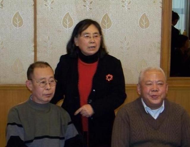 林豆豆如今70多岁,在北京生活低调,晚年把干妈接在身边养老