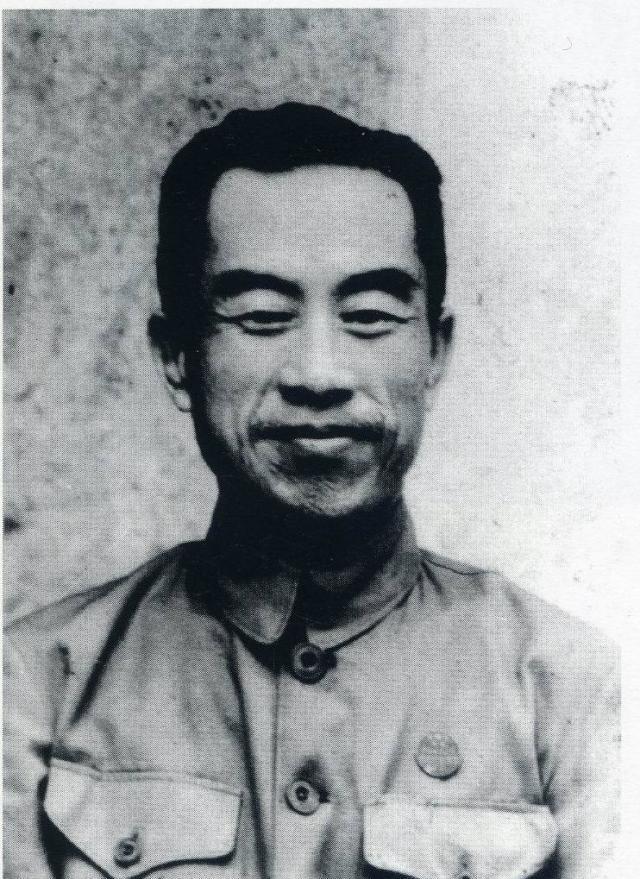 谭天度,生于1893年4月,广东高等师范学校毕业,1920年参加广州共产主义