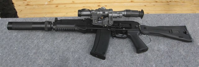 105ak-12初始型突击步枪aek-971ak-12初始型与其专用的各种战术配件