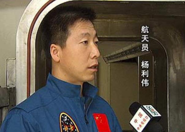 杨立伟不会躺在功劳簿上享受鲜花与掌声,他只会继续耕耘,为更多的后辈
