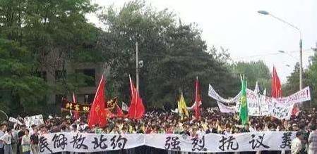 1999年中国大使馆被炸,北约发言人出言不逊,惹怒全体中国人