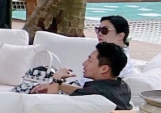 汪小菲与绯闻女友张颖颖三亚过年被偶遇母亲张兰也一起同行