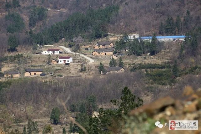请给美丽乡村之丹江口市盐池河镇黄草坡村投票支持!