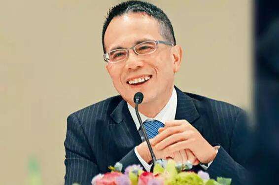 除了何超琼之外李泽钜也曾经担任奥运火炬手堪称是隐形首富