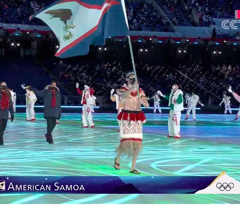 在代表团入场仪式上,美属萨摩亚代表团的旗手火了,在冬奥会的入场仪式